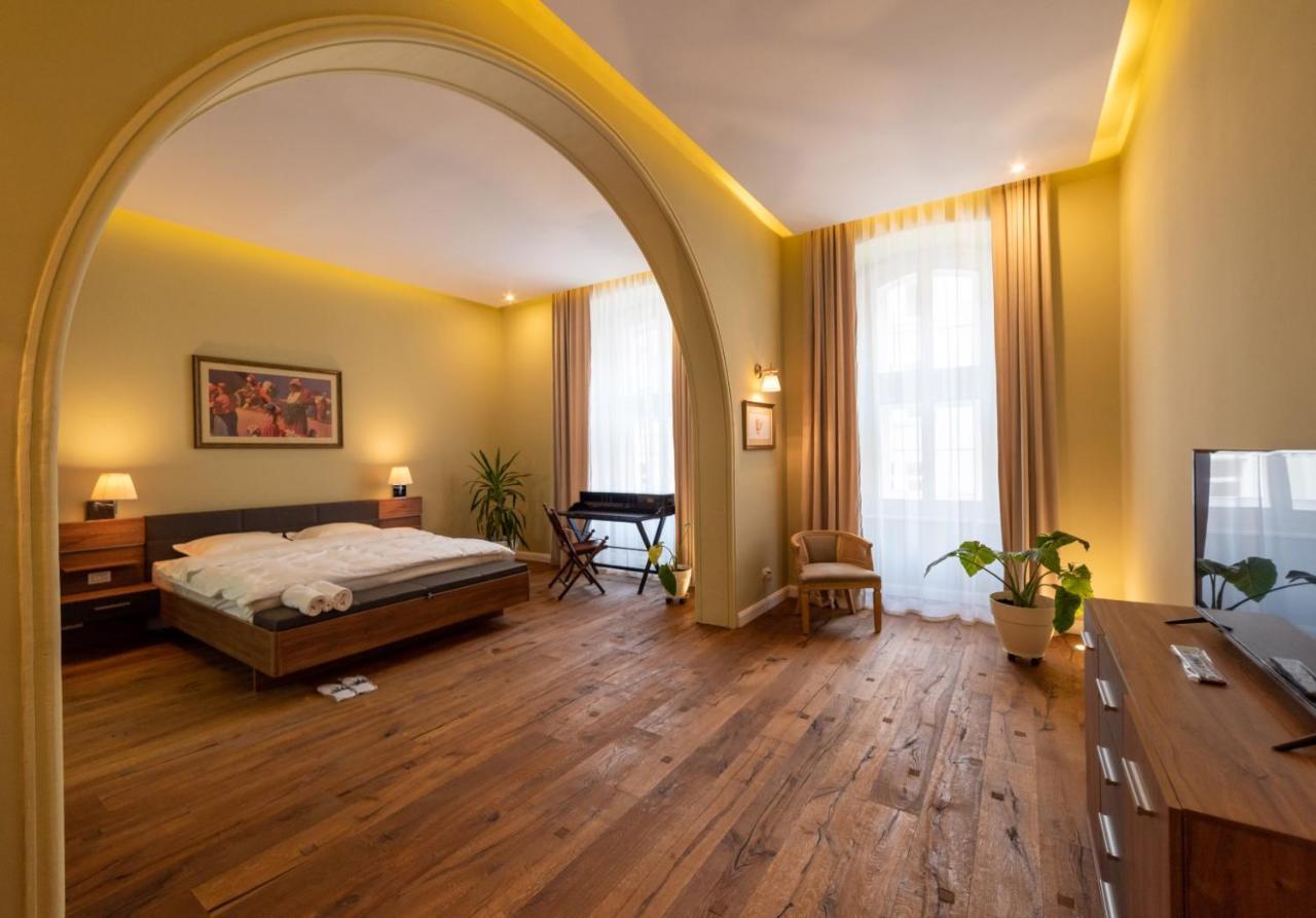 Hotel Casa Nym Braszów Zewnętrze zdjęcie