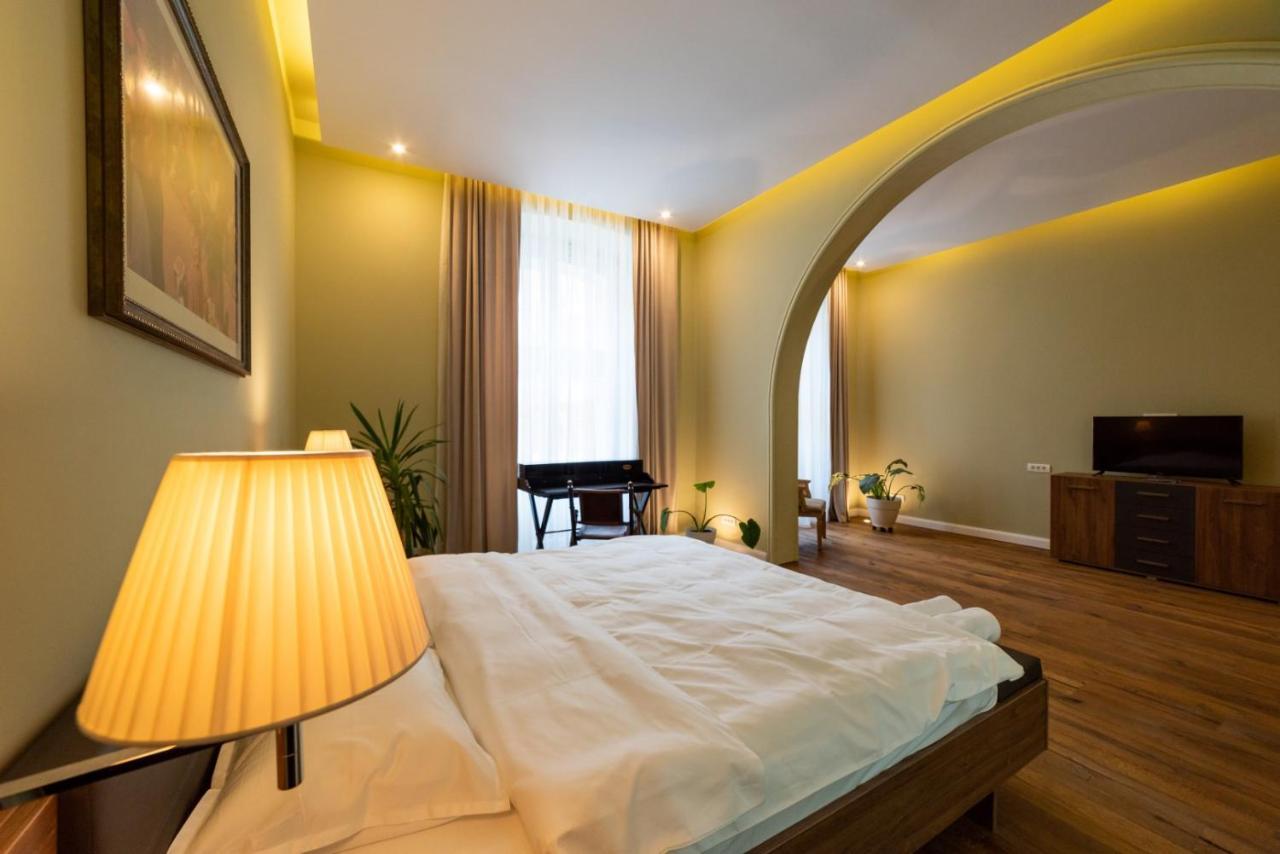 Hotel Casa Nym Braszów Zewnętrze zdjęcie